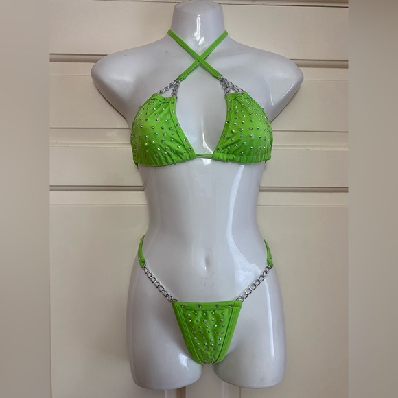 Exotic Dance Attire - Picture 7 of 13